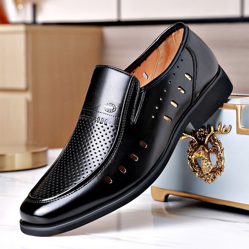 Pointy British Business Formal Hollowed Out Leather Shoes Male Spring Summer Korean Version Fashion Large Size Men&#39;s Dress Shoes