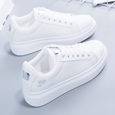 2022 Women Casual Shoes New Spring Fashion Embroidered White Breathable Flower Lace-Up Sneakers